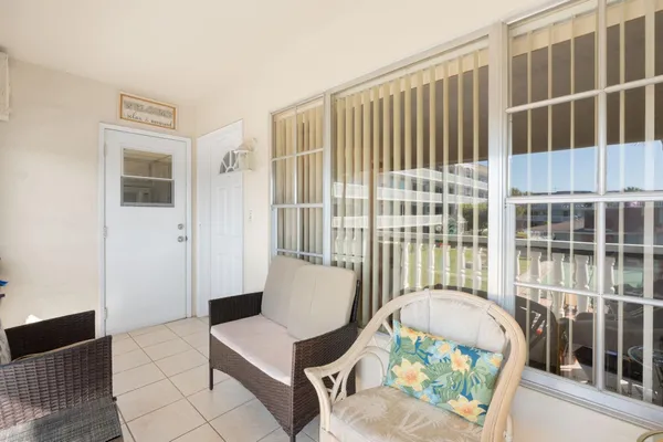 $1,700 | 1971 Southeast 5th Court, Unit 203, Pompano Beach, FL 33060