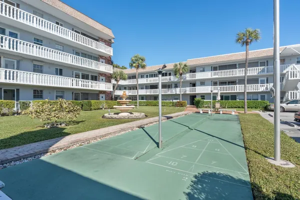 $1,700 | 1971 Southeast 5th Court, Unit 203, Pompano Beach, FL 33060