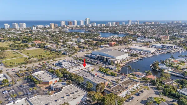 $1,700 | 1971 Southeast 5th Court, Unit 203, Pompano Beach, FL 33060