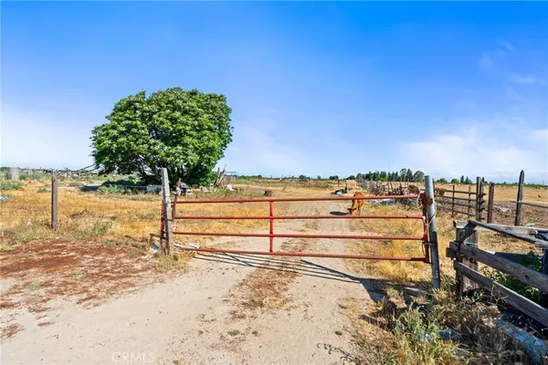 $900,000 | 12656 East Nebraska Avenue, Selma, CA 93662
