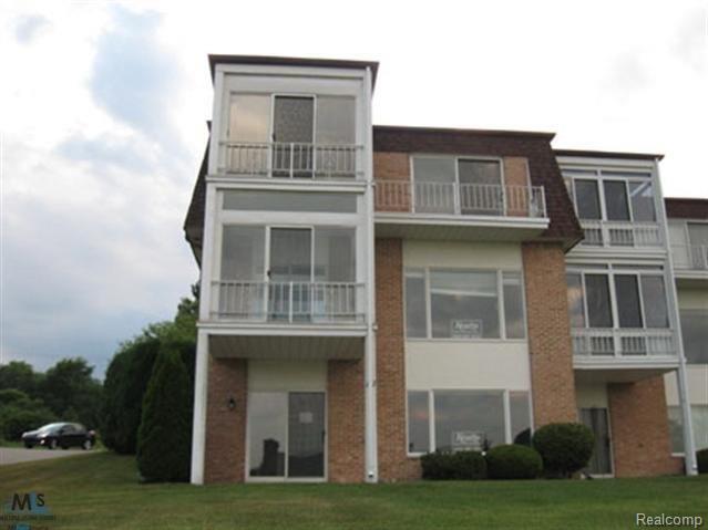 1935 River Road, Unit 12 St. Clair, MI 48079 - Photo 2 of 18 2.jpg