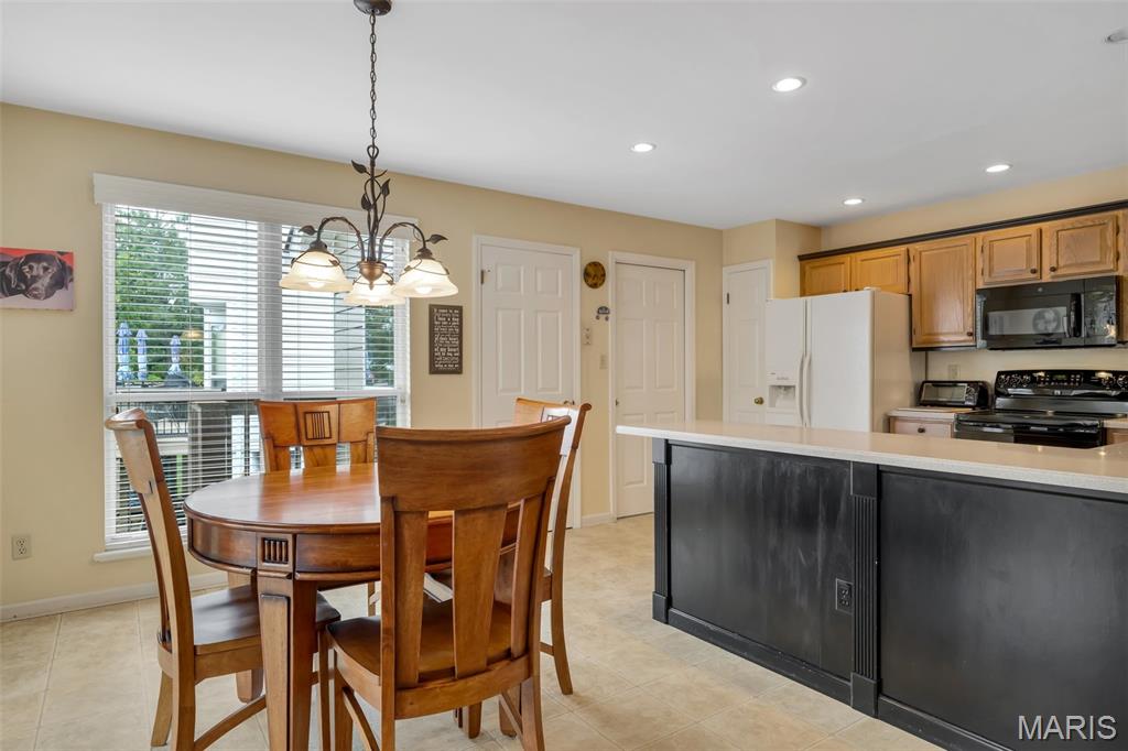 305 Arbor Glen Drive Ballwin, MO 63021 - Photo 17 of 58