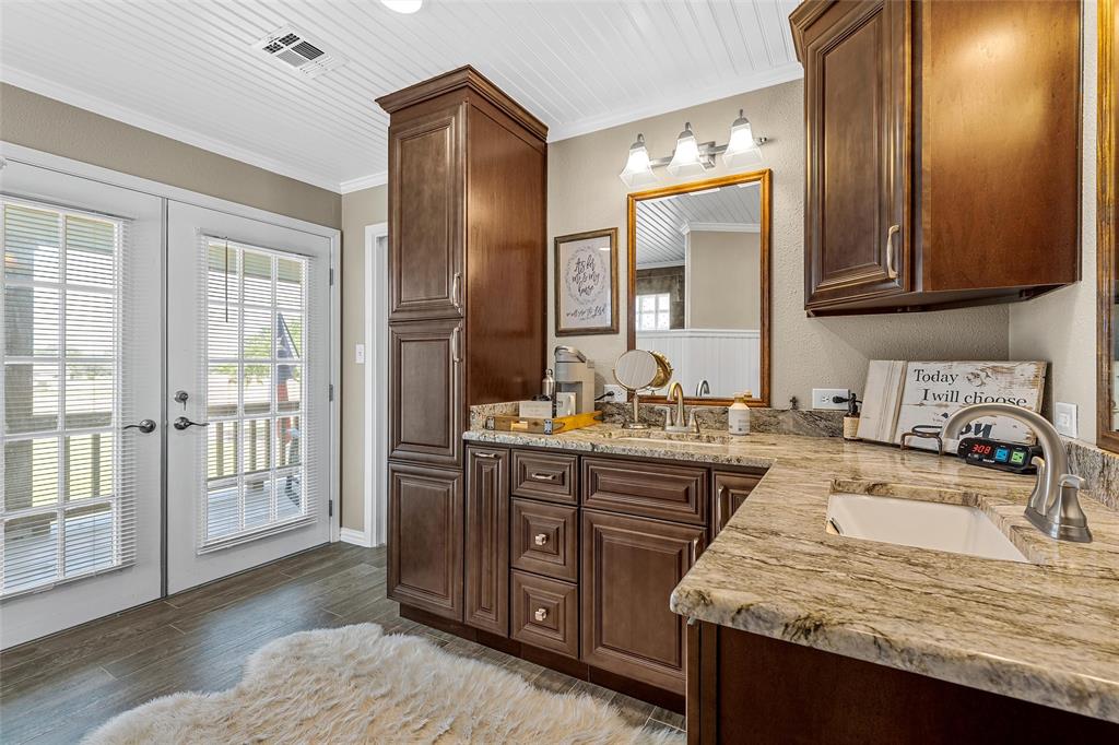 1010 Chapman Road Crawford, TX 76638 - Photo 22 of 40