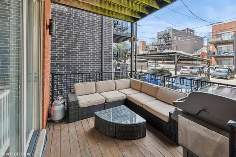 $675,000 | 1418 West Chestnut Street, Unit 1, Chicago, IL 60642