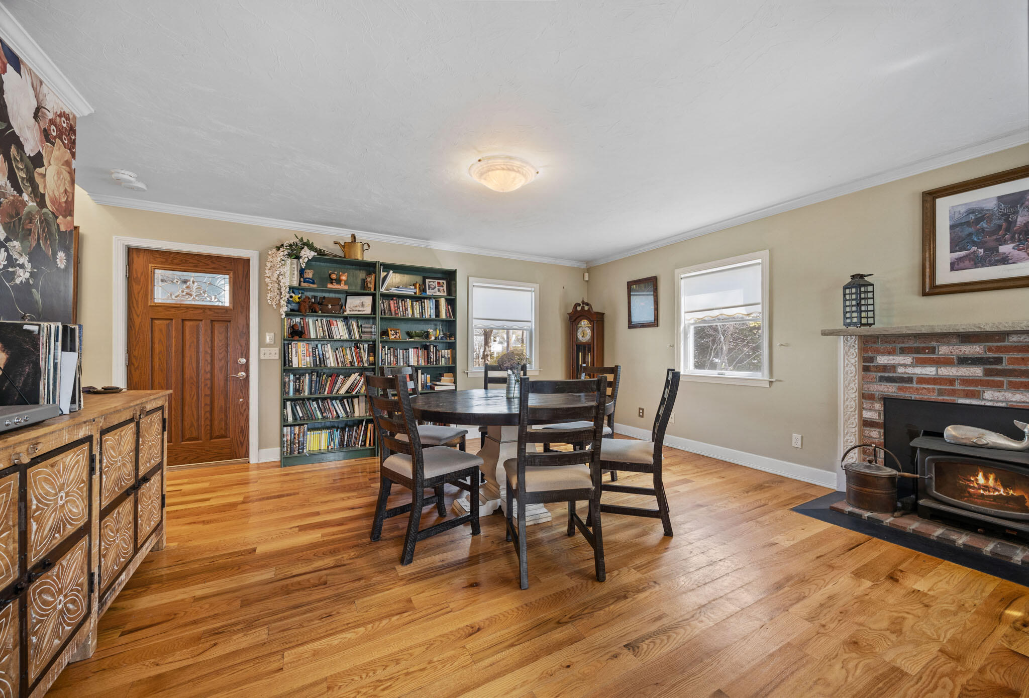 32 Everett Road Buzzards Bay, MA 02532 - Photo 6 of 33 a dining room with furniture and wooden floor