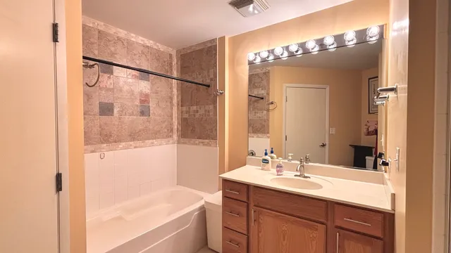 $2,150 | 1600 South Indiana Avenue, Unit 1208, Chicago, IL 60616