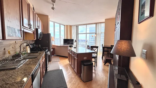 $2,150 | 1600 South Indiana Avenue, Unit 1208, Chicago, IL 60616