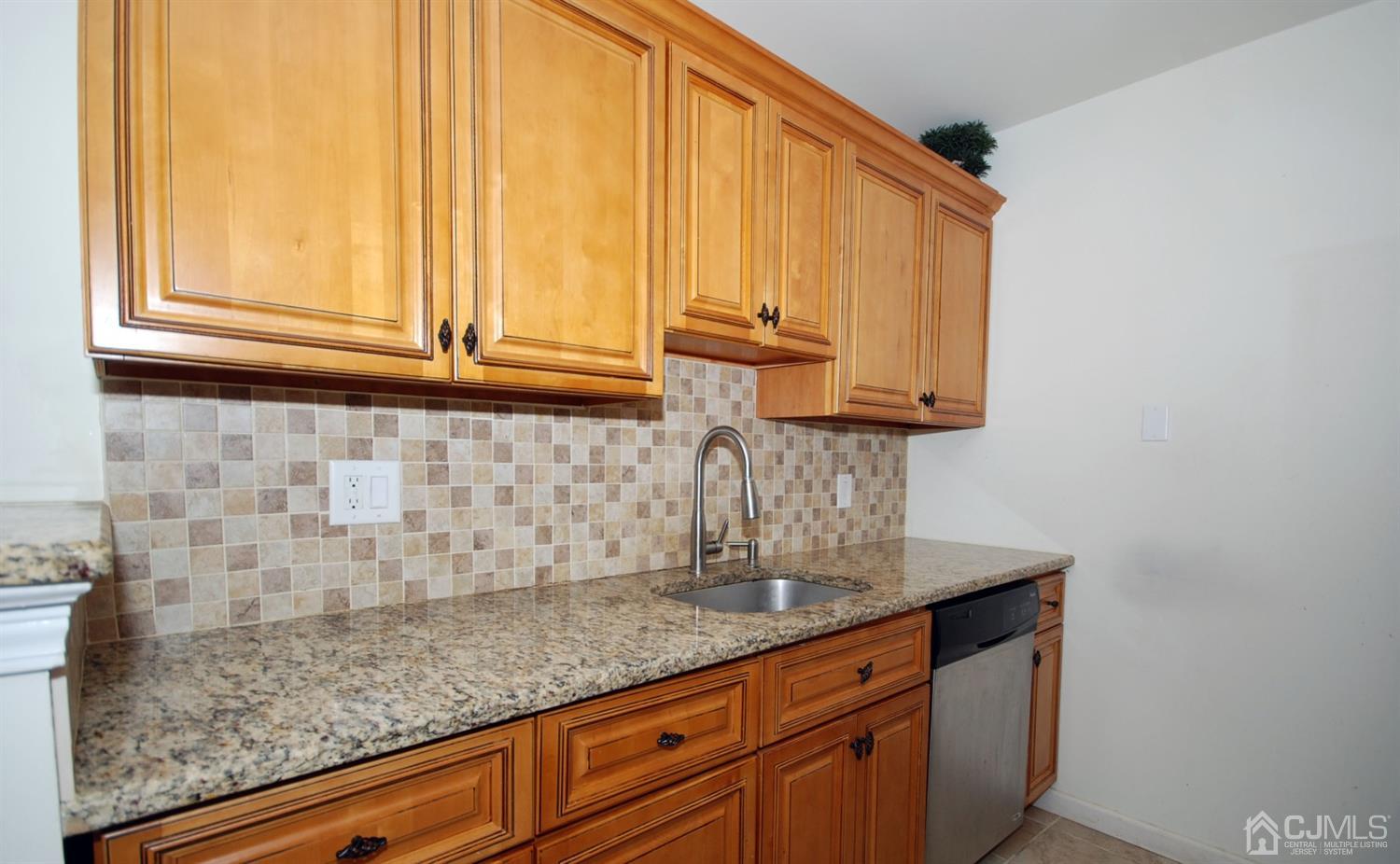 305 Tavistock Road Cherry Hill, NJ 08034 - Photo 10 of 31 Gallery Image 10