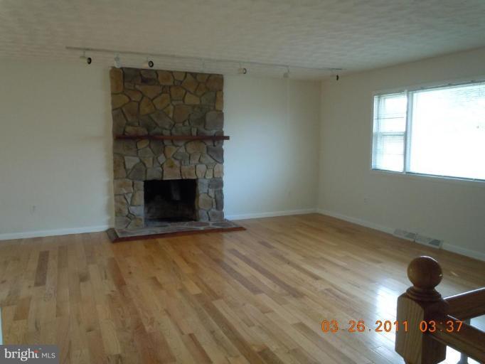 17694 Ryland Chapel Road Rixeyville, VA 22737 - Photo 11 of 21 Living Room