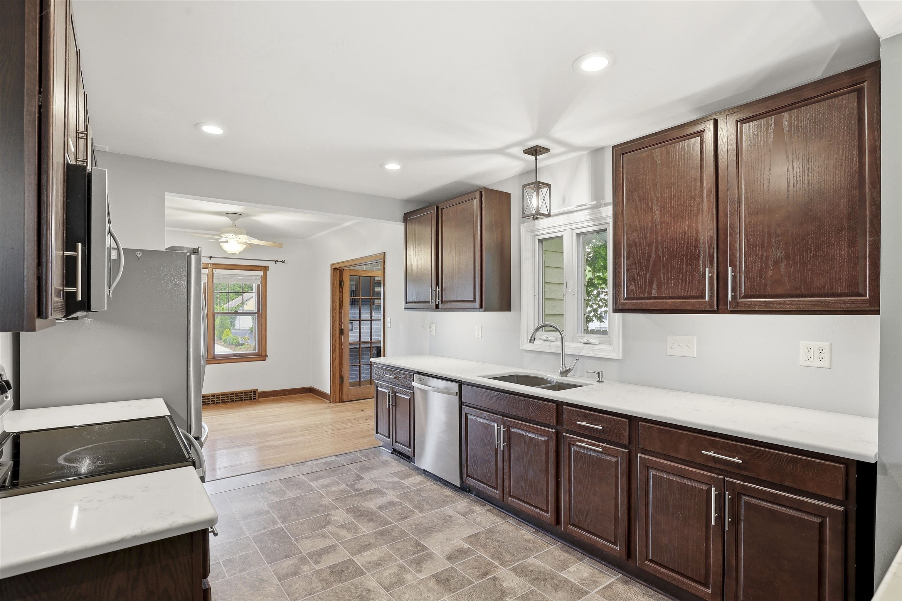 821 South Weimar Street Appleton, WI 54915 - Photo 13 of 37