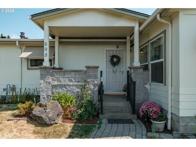 $235,000 | 698 Royalty Circle Northeast, Salem, OR 97301