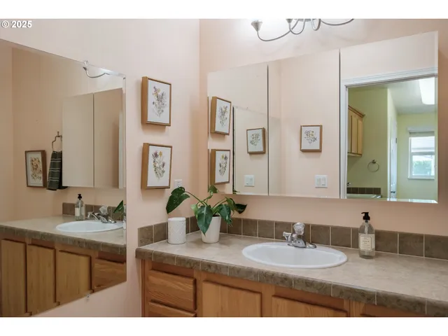 $235,000 | 698 Royalty Circle Northeast, Salem, OR 97301