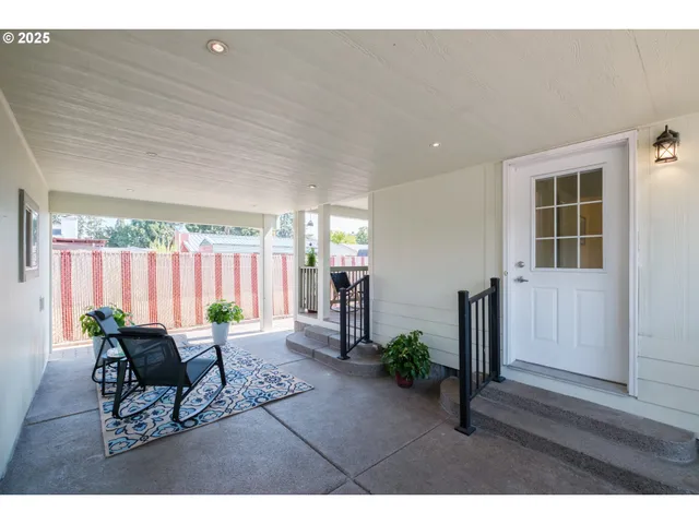 $235,000 | 698 Royalty Circle Northeast, Salem, OR 97301