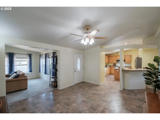 $235,000 | 698 Royalty Circle Northeast, Salem, OR 97301