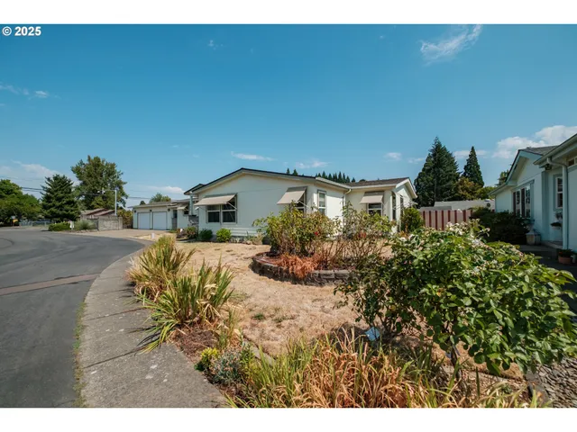 $235,000 | 698 Royalty Circle Northeast, Salem, OR 97301