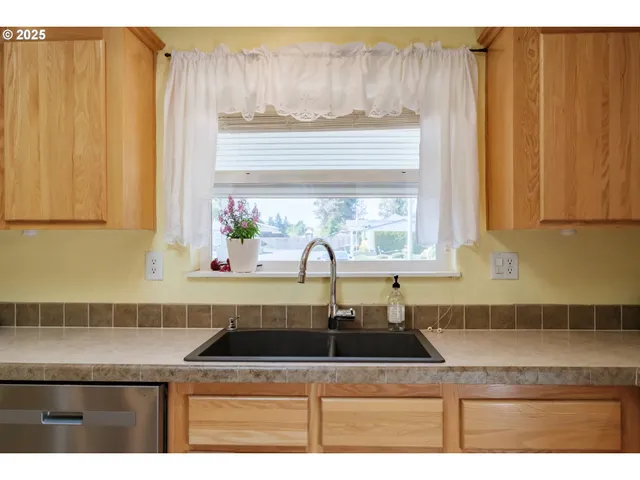 $235,000 | 698 Royalty Circle Northeast, Salem, OR 97301