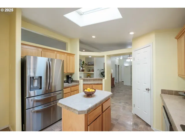 $235,000 | 698 Royalty Circle Northeast, Salem, OR 97301