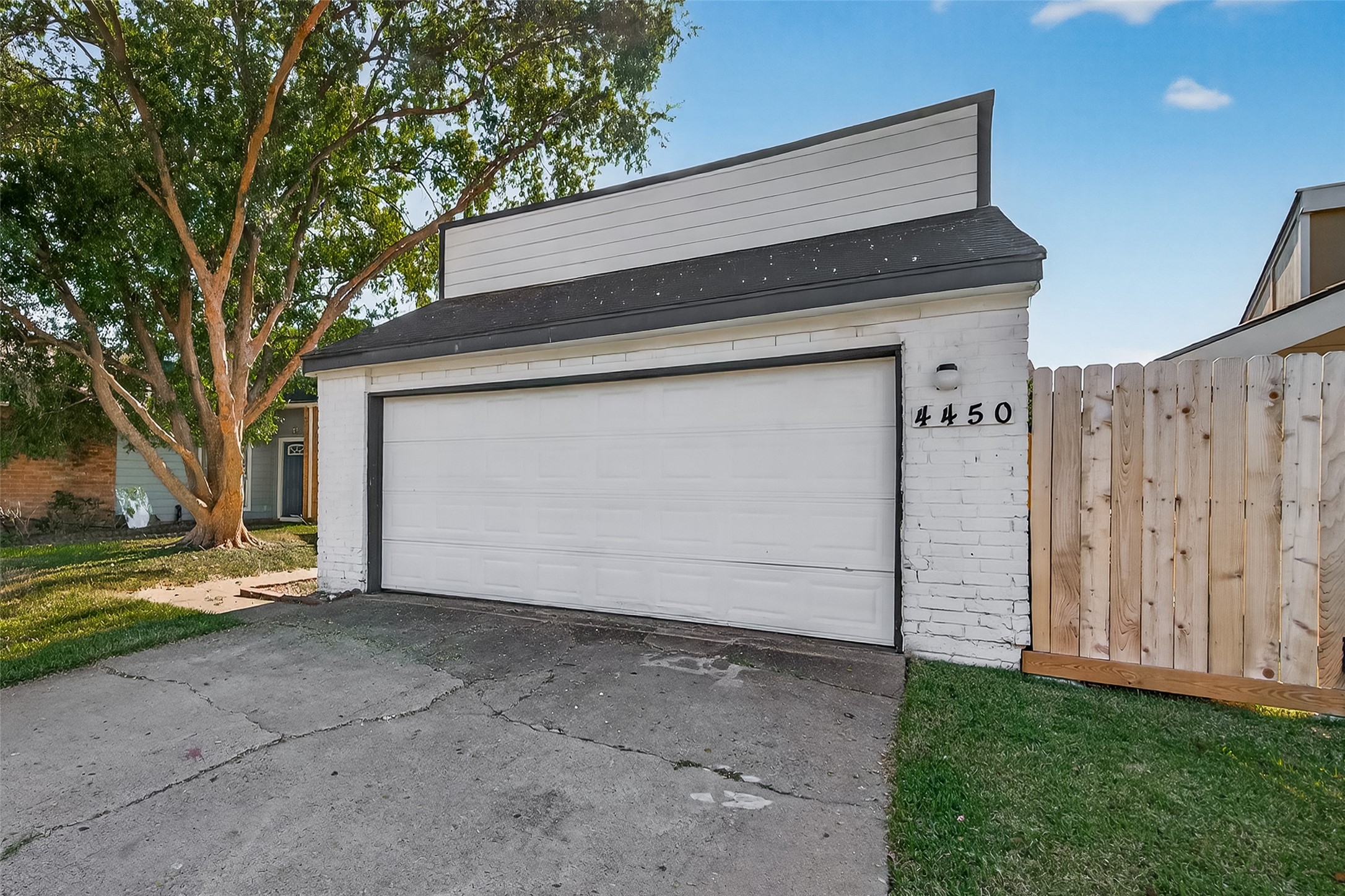 4450 Yupon Ridge Drive Houston, TX 77072 - Photo 2 of 37