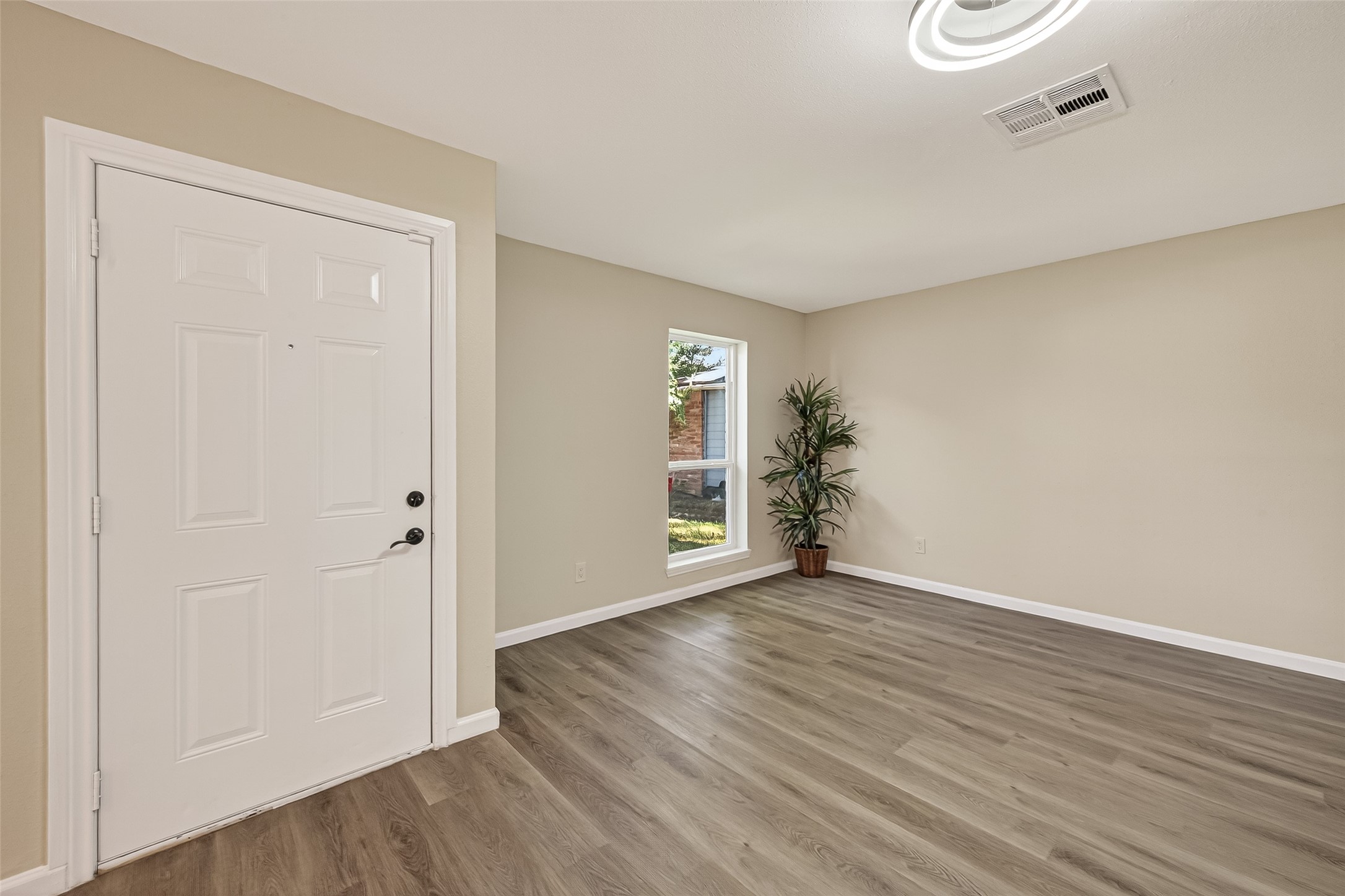 4450 Yupon Ridge Drive Houston, TX 77072 - Photo 4 of 37