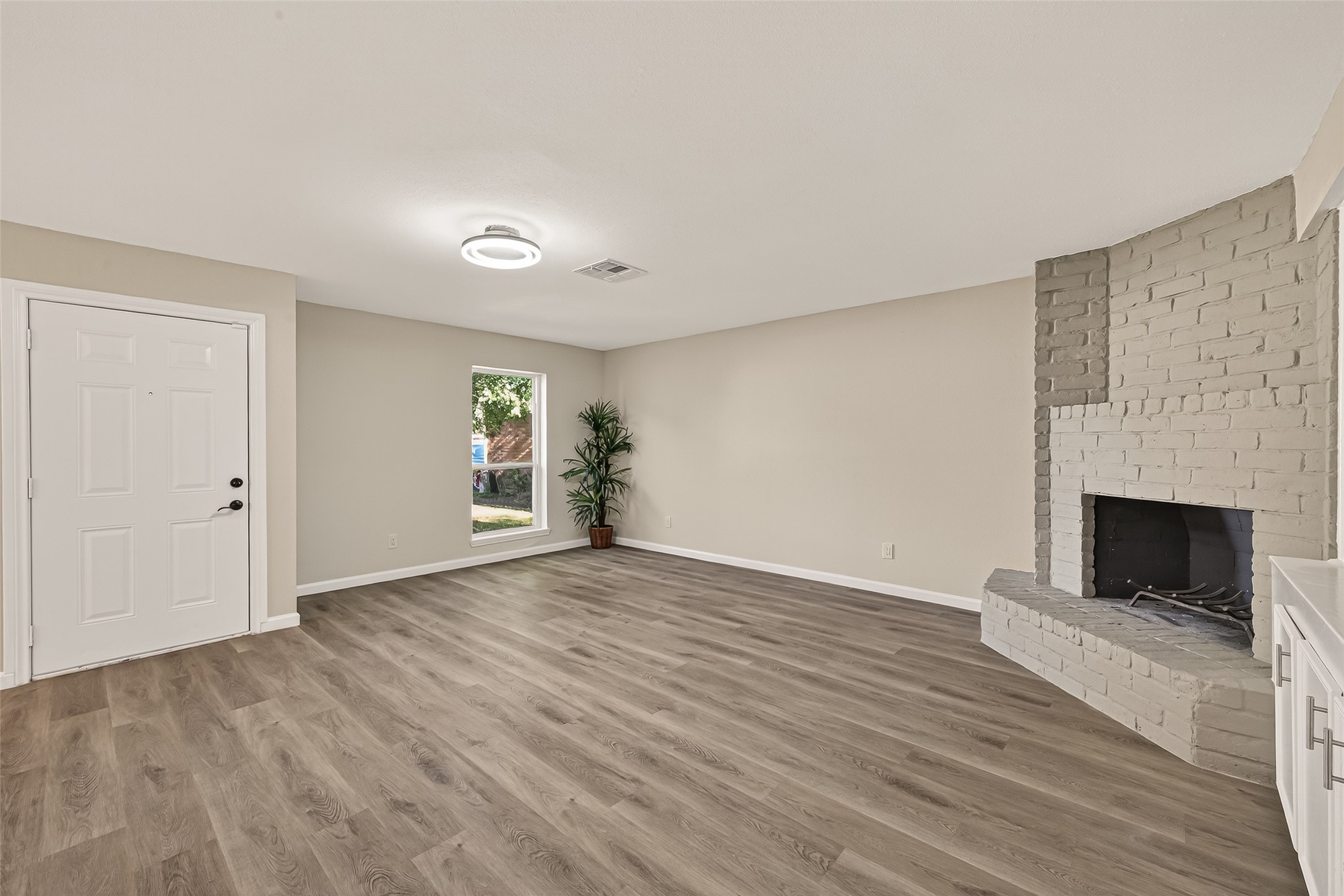 4450 Yupon Ridge Drive Houston, TX 77072 - Photo 7 of 37