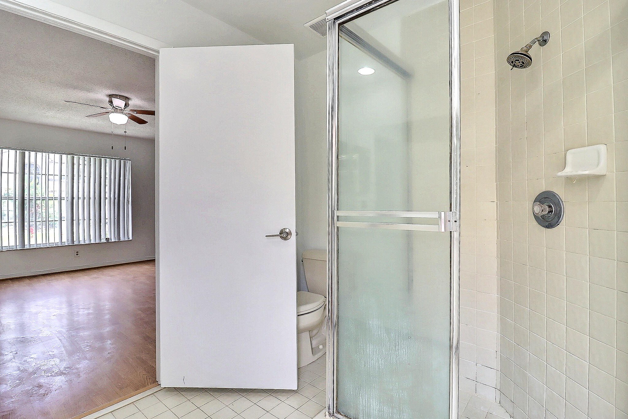 9401 Aegean Drive Boca Raton, FL 33496 - Photo 18 of 27 Primary Bathroom