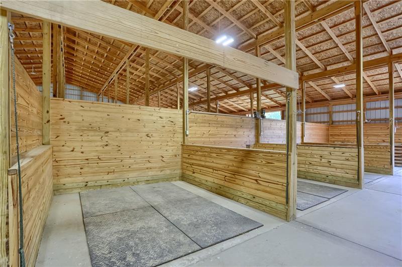 144 Herman Road Fombell, PA 16123 - Photo 8 of 25 Gallery Image 8