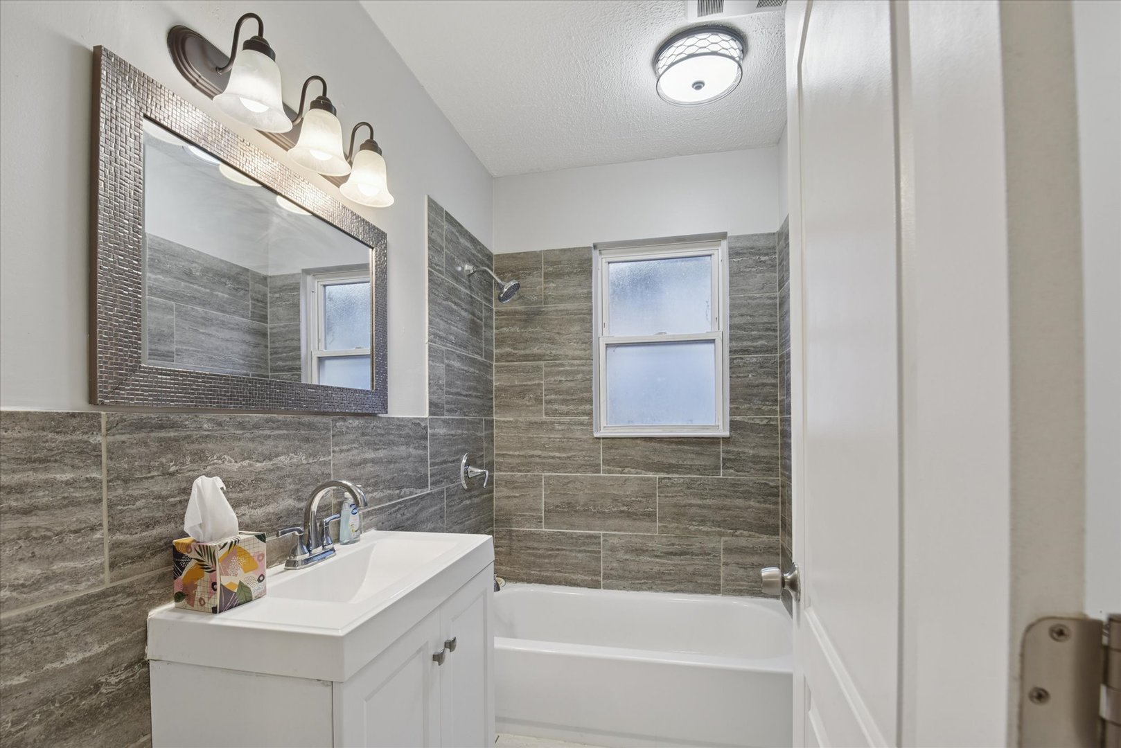 6511 South Vernon Avenue Chicago, IL 60637 - Photo 10 of 37