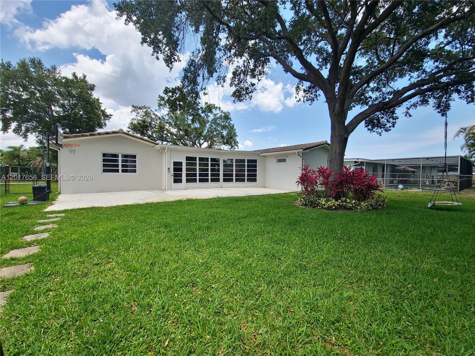 4900 Cleveland Street Hollywood, FL 33021 - Photo 17 of 25
