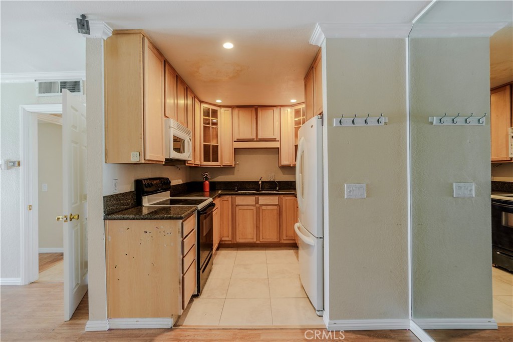 1620 Neil Armstrong Street, Unit 306 Montebello, CA 90640 - Photo 14 of 48