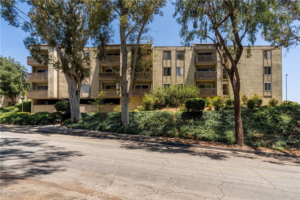 1620 Neil Armstrong Street, Unit 306 Montebello, CA 90640 - Photo 5 of 48