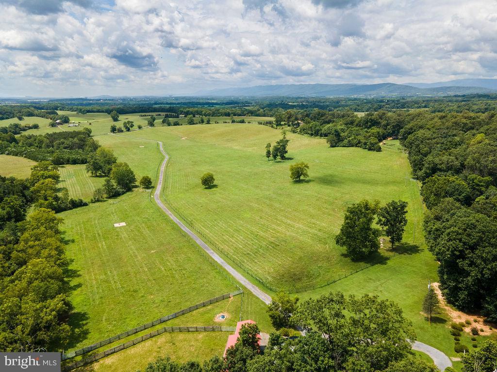 1115 Chapel Road Middletown, VA 22645 - Photo 4 of 54