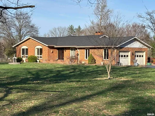 $420,000 | 3 Brock Lane, Murphysboro, IL 62966