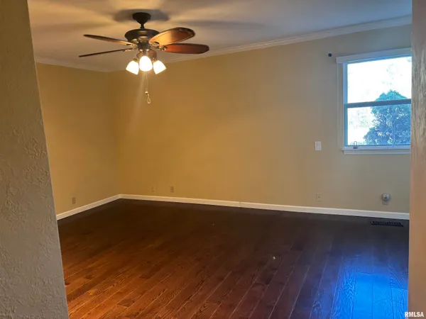 $420,000 | 3 Brock Lane, Murphysboro, IL 62966