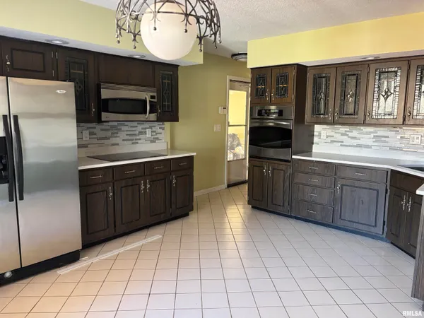 $420,000 | 3 Brock Lane, Murphysboro, IL 62966