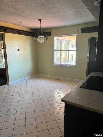 $420,000 | 3 Brock Lane, Murphysboro, IL 62966