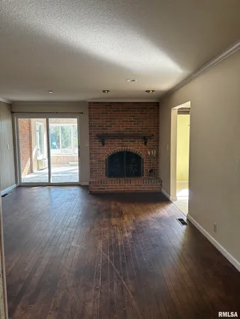 $420,000 | 3 Brock Lane, Murphysboro, IL 62966