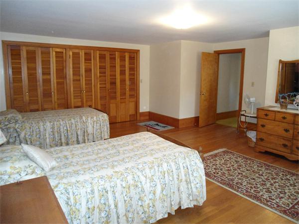 221 Hathaway Road Acushnet, MA 02743 - Photo 8 of 16