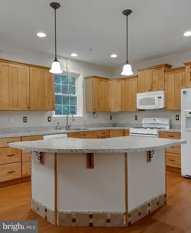 $2,600 | 46230 Sylvan Court, Lexington Park, MD 20653