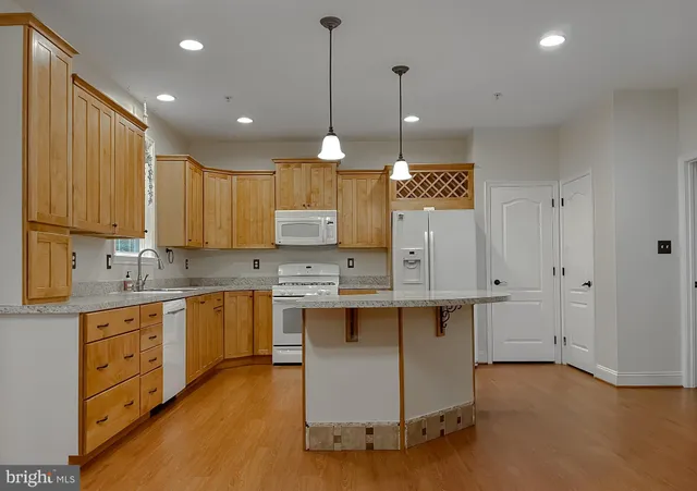 $2,600 | 46230 Sylvan Court, Lexington Park, MD 20653