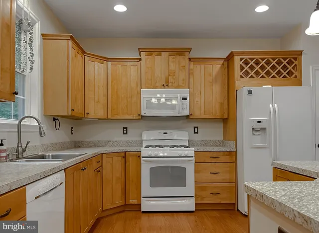 $2,600 | 46230 Sylvan Court, Lexington Park, MD 20653