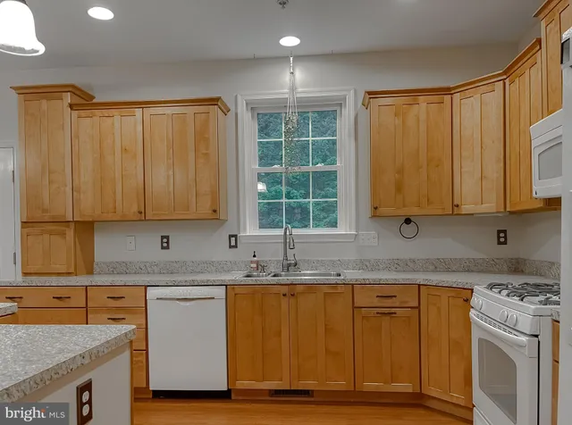 $2,600 | 46230 Sylvan Court, Lexington Park, MD 20653