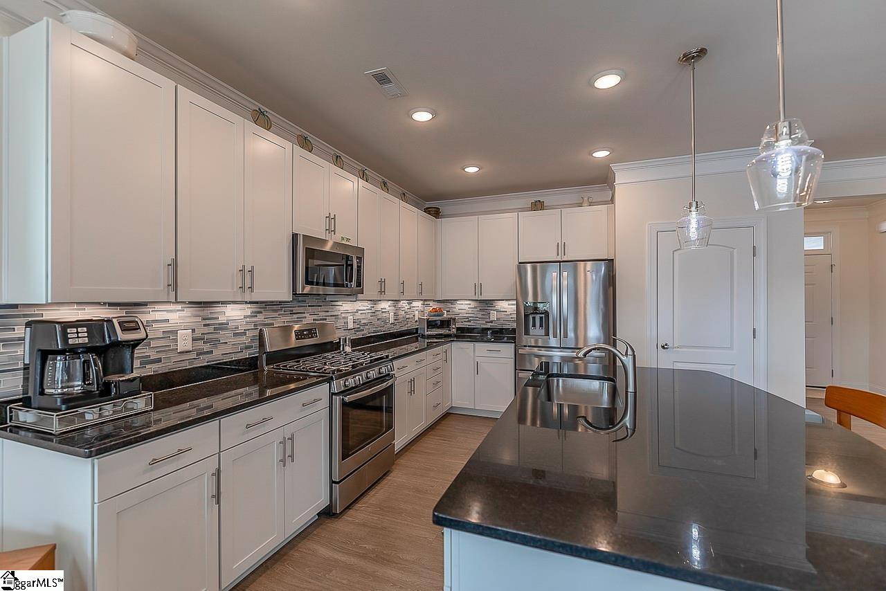 9 MacDee Way Greenville, SC 29607 - Photo 8 of 33 Gallery Image 8