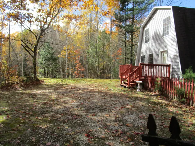 $285,000 | 11 Webber Farm Road, Paris, ME 04281