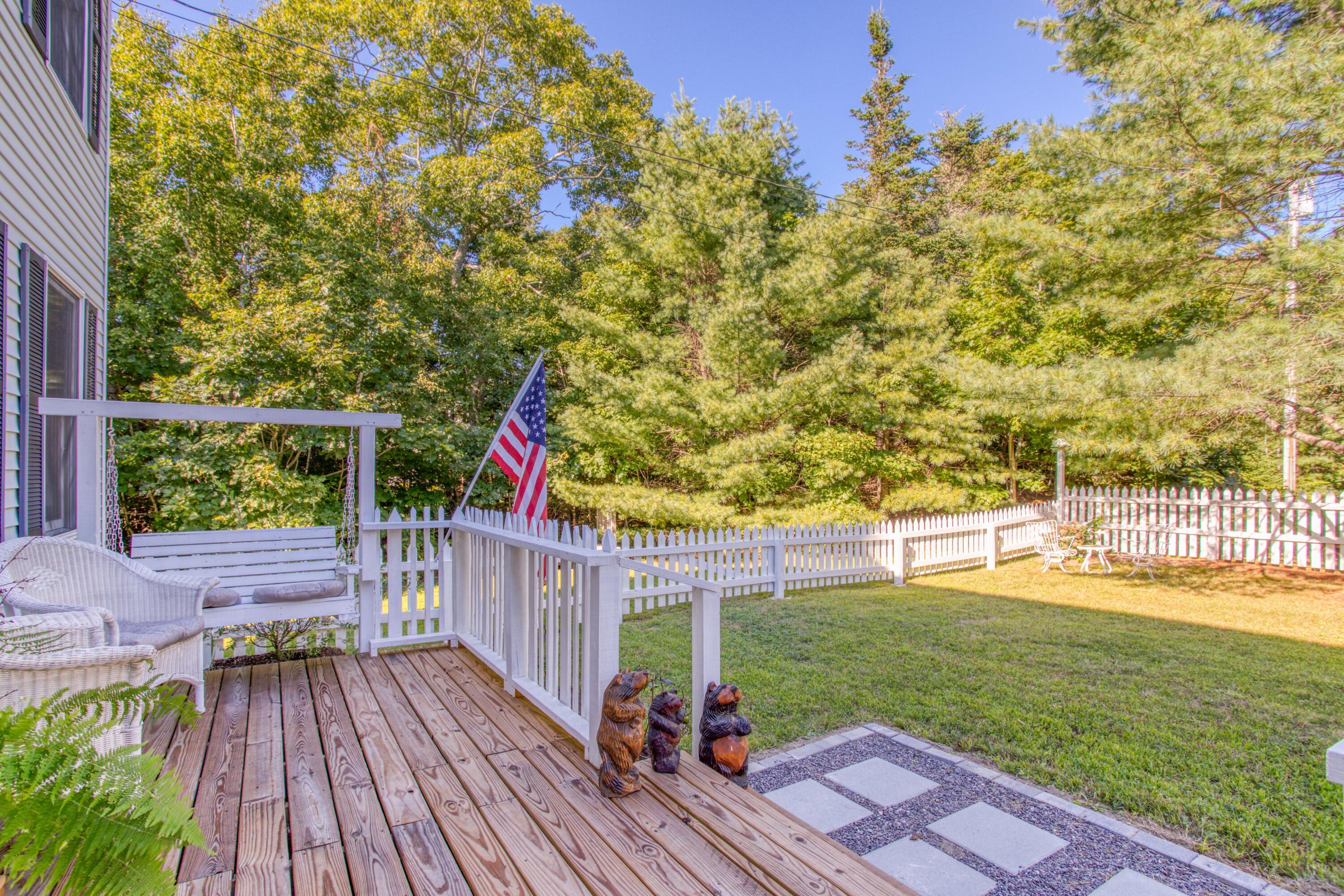 17 Spyglass Hl Road Boothbay, ME 04544 - Photo 49 of 55 Elegant front yard