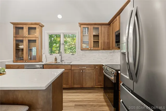 $455,000 | 758 Foxhead Shores Drive, Linn Creek, MO 65052