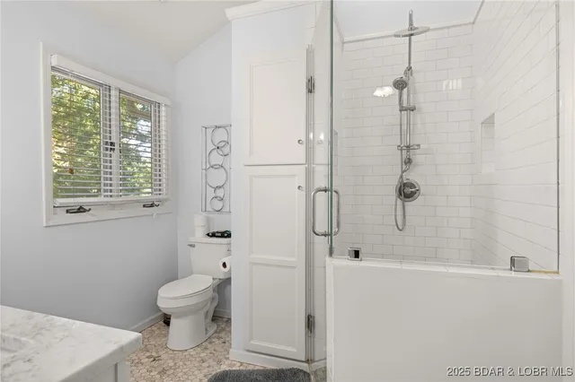 $455,000 | 758 Foxhead Shores Drive, Linn Creek, MO 65052