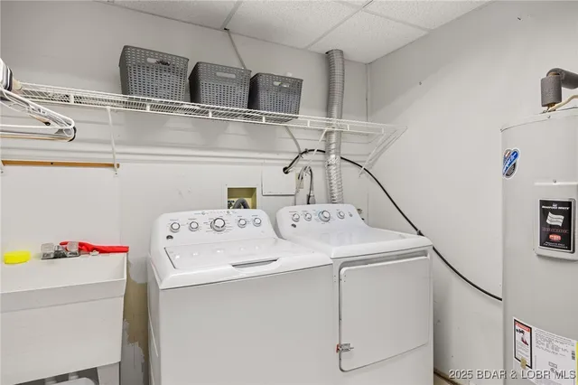 $455,000 | 758 Foxhead Shores Drive, Linn Creek, MO 65052