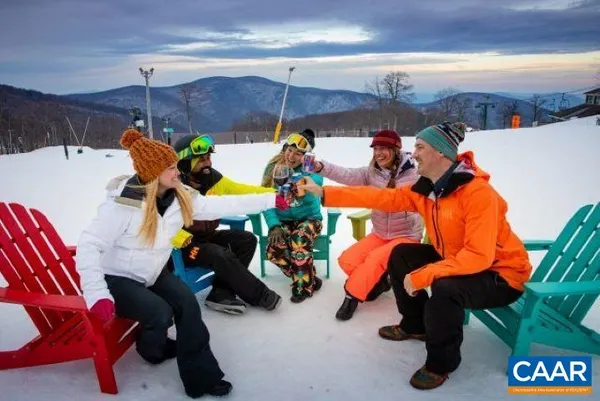 a view of outdoor space yard and porch