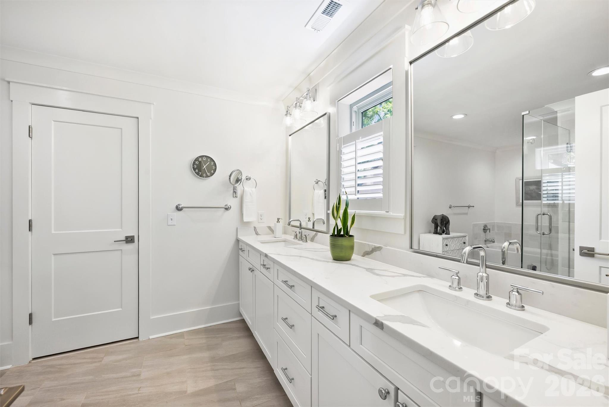1320 Brook Road Charlotte, NC 28205 - Photo 14 of 37
