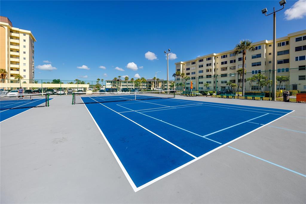 4650 Cove Circle, Unit 409 St. Petersburg, FL 33708 - Photo 37 of 41
